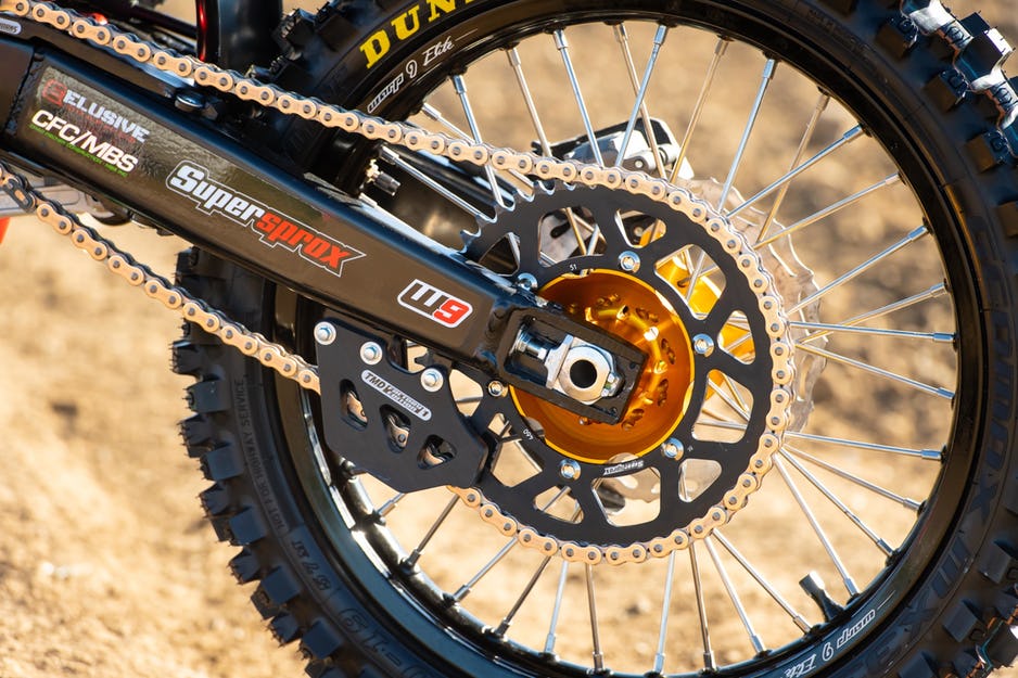 CORONA SUPERSPROX ALUMINIO KAWASAKI 520 X 51 - RAL460X51BLK