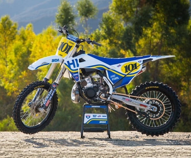 CORONA SUPERSPROX ALUMINIO KTM 520 X 48 - RAL990X48BLK